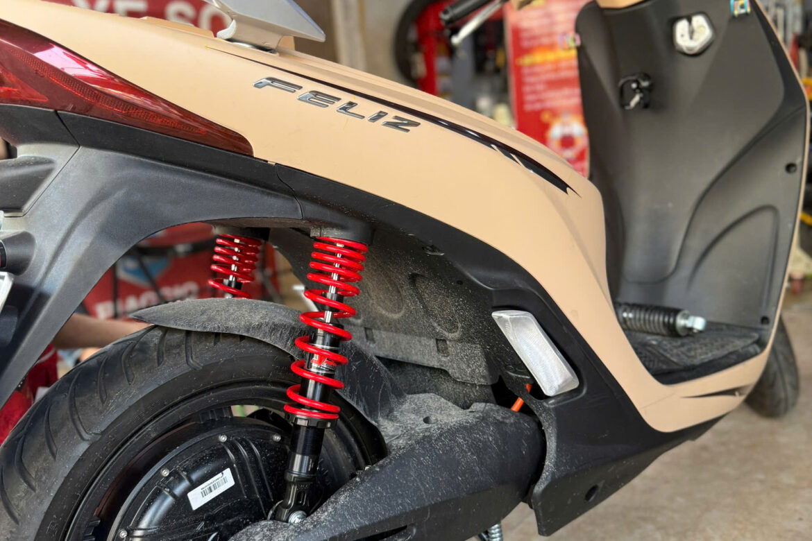 PHUỘC SAU VINFAST FELIZ 2025 MÀU ĐỎ – ĐI ÊM, XE ĐẦM khẩu chính hãng YSS Thái Lan bởi YSS.VN liên hệ 0354.390.039