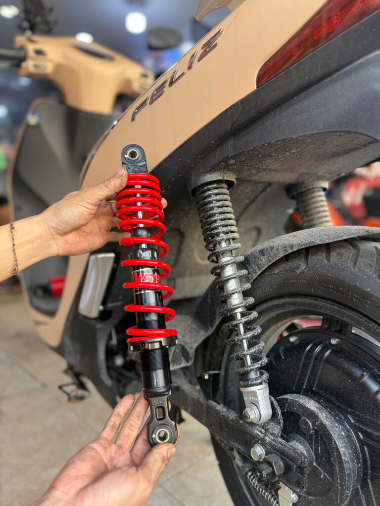 PHUỘC SAU VINFAST FELIZ 2025 MÀU ĐỎ – ĐI ÊM, XE ĐẦM khẩu chính hãng YSS Thái Lan bởi YSS.VN liên hệ 0354.390.039